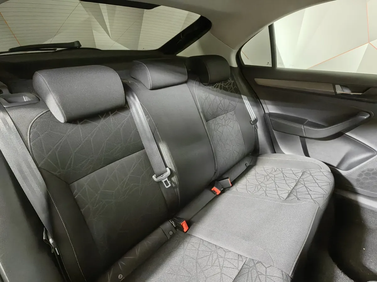 Skoda Rapid 1.6 MT (90 л.с.) Черный в АВИЛОН. Слайд №17