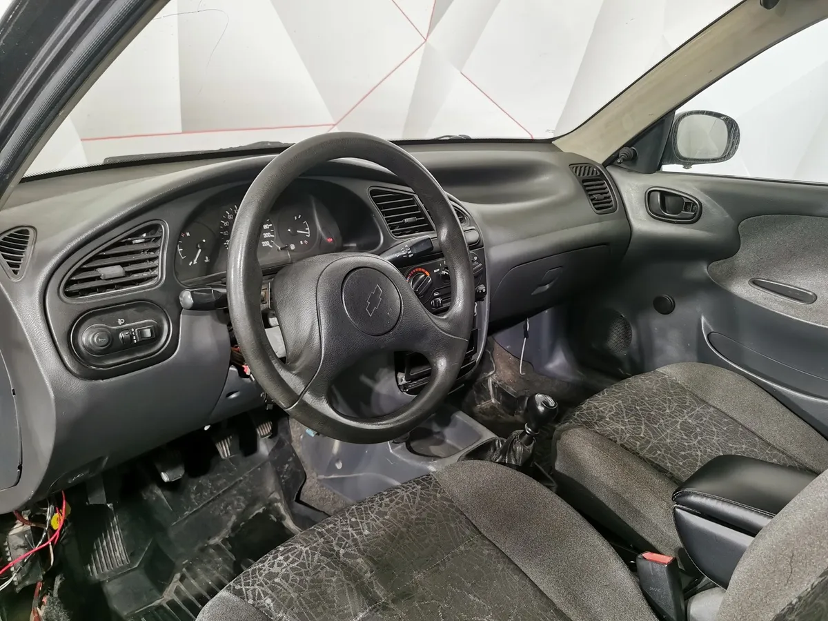 Chevrolet Lanos 1.5i MT (86 л.с.) Черный в АВИЛОН. Слайд №10
