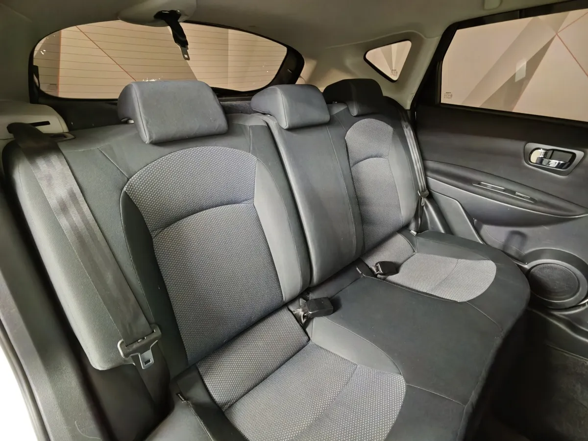 Nissan Qashqai 1.6 MT FWD (115 л.с.) Белый в АВИЛОН. Слайд №14