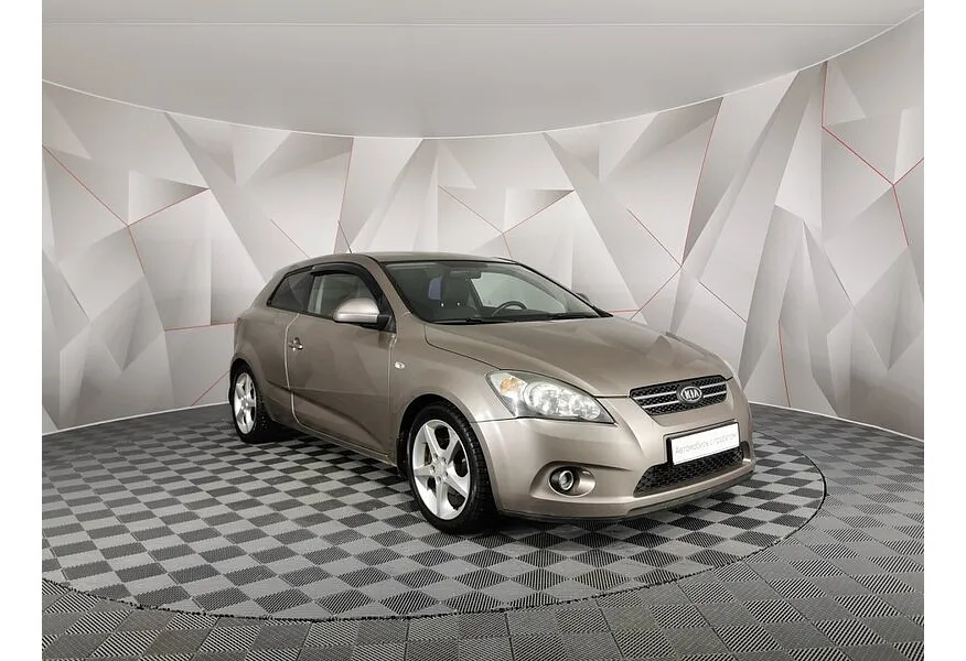Kia Ceed 2.0 AT (143 л.с.) Бежевый в АВИЛОН. Слайд №3 Kia Ceed 2.0 AT (143 л.с.) Бежевый в АВИЛОН. Слайд №3