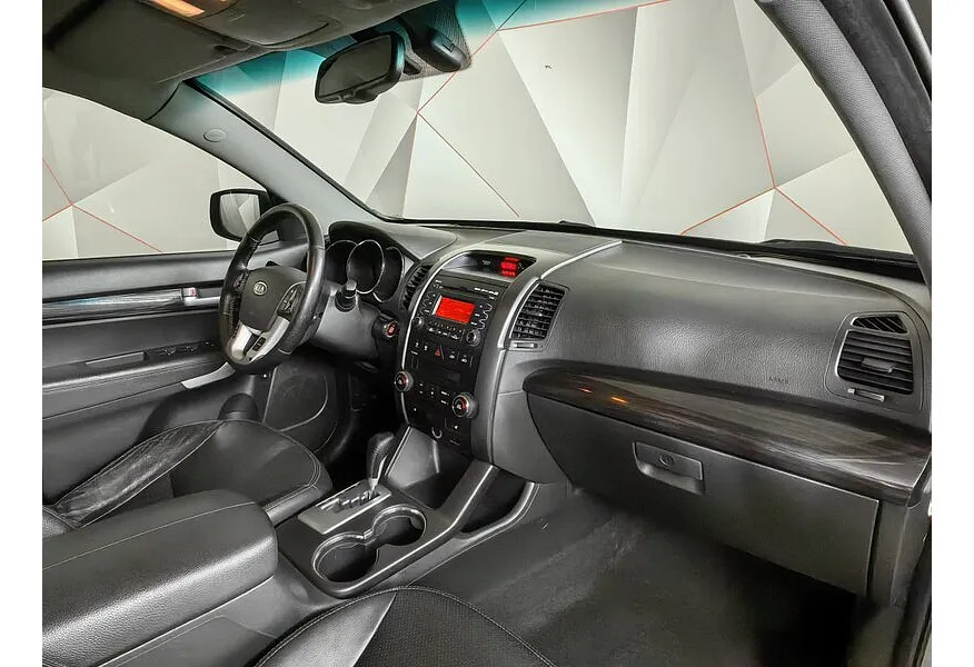 Kia Sorento 2.4 AT 4WD (175 л.с.) Comfort Серый в АВИЛОН. Слайд №12