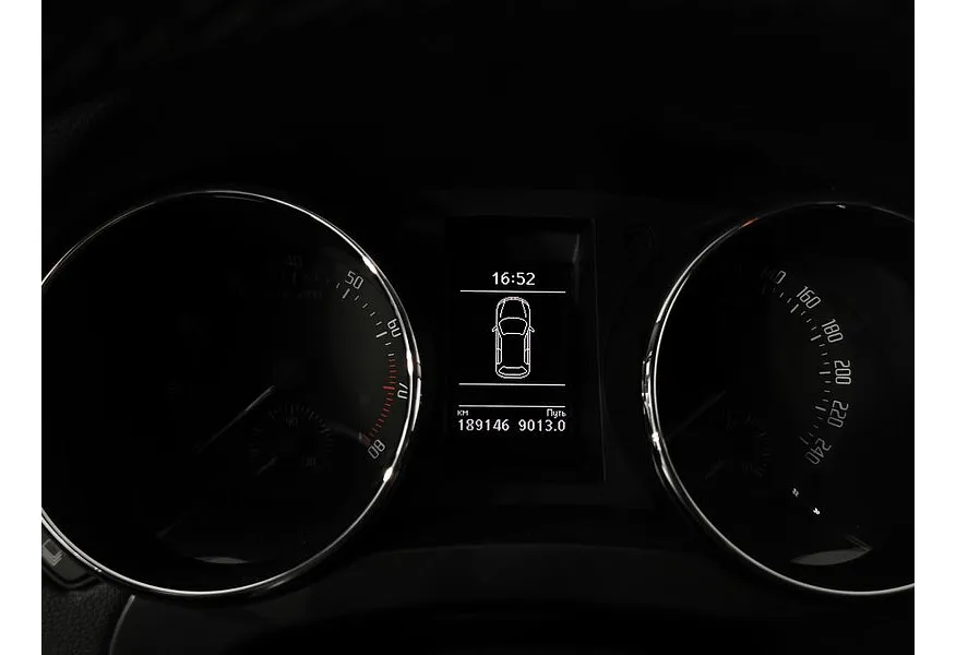 Skoda Yeti 1.8 TSI 4x4 DSG (152 л.с.) Коричневый в АВИЛОН. Слайд №18