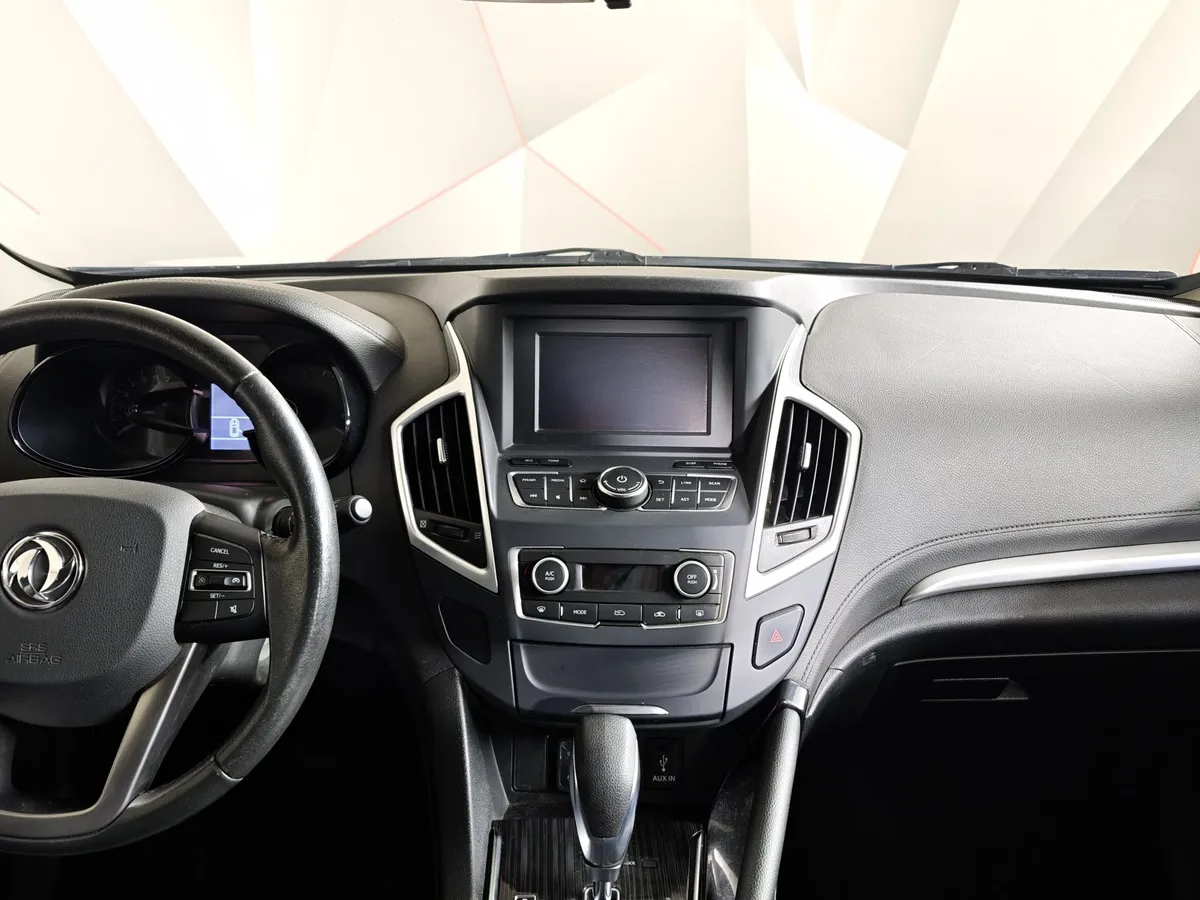 Dongfeng AX7 2.0 AТ CVVT (140 л.с.) Prestige Черный в АВИЛОН. Слайд №15