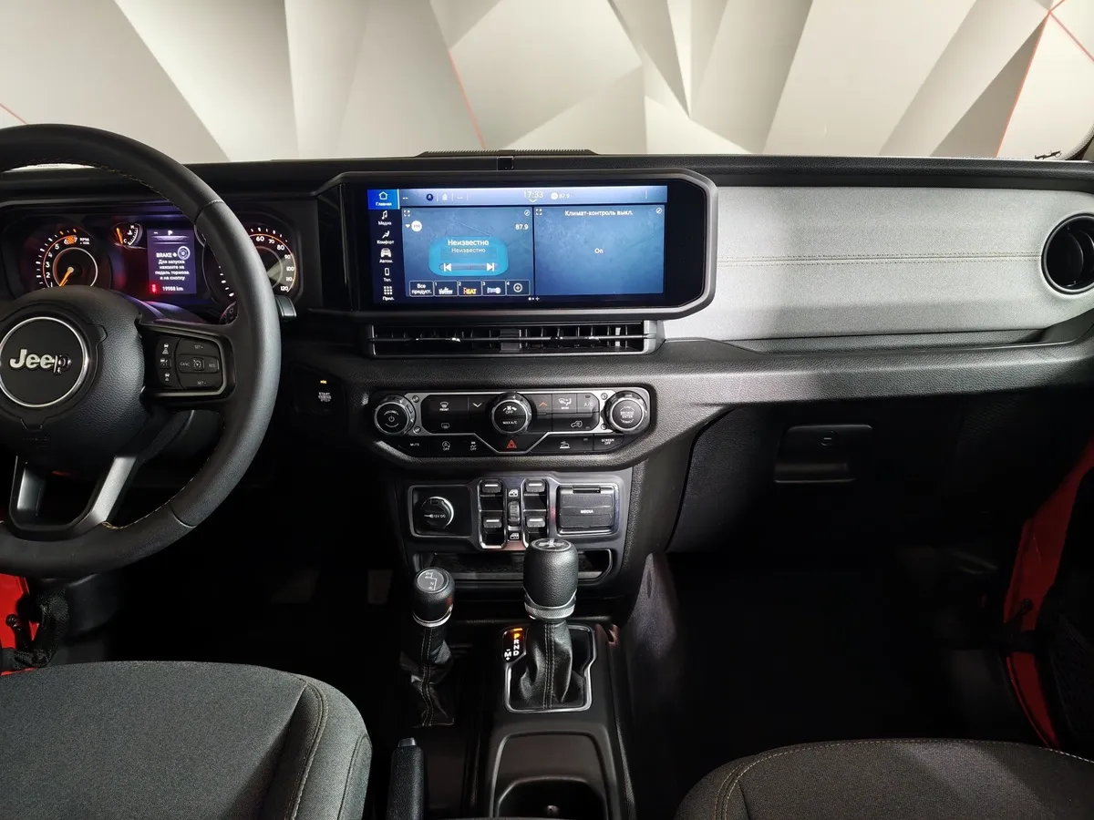 Jeep Wrangler 2.0 AT AWD (272 л.с.) Sport Красный в АВИЛОН. Слайд №15