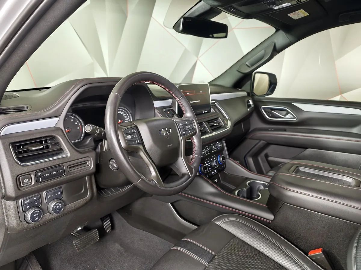 Chevrolet Tahoe 5.3 AT 4WD (343 л.с.) RST Белый в АВИЛОН. Слайд №19