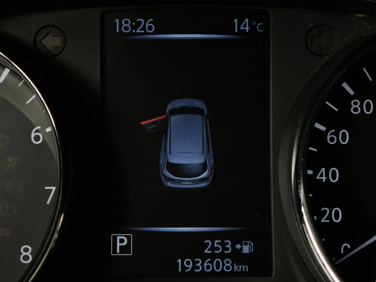 Nissan Qashqai 2.0 CVT (144 л.с.) Черный в АВИЛОН. Слайд №18