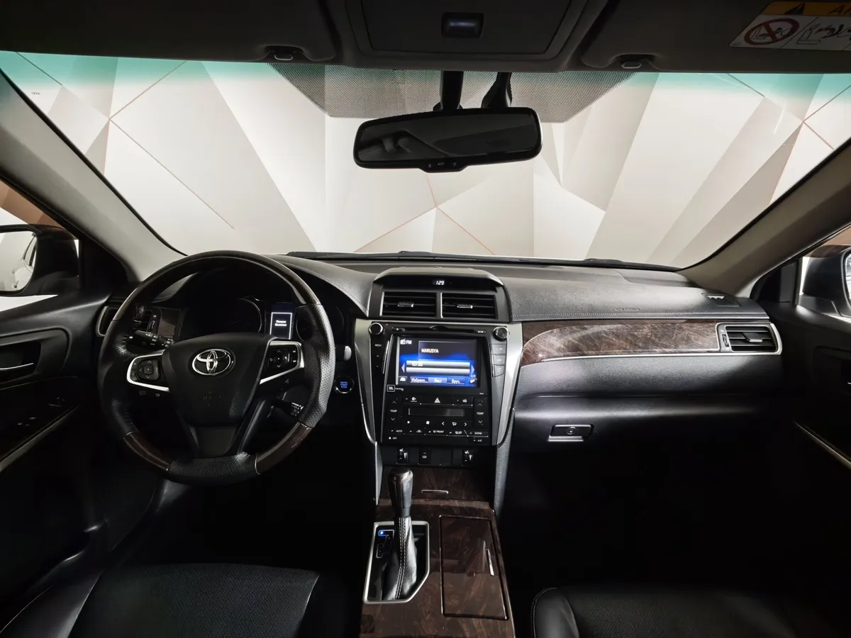 Toyota Camry 2.5 AT (200 л.с.) Белый в АВИЛОН. Слайд №14