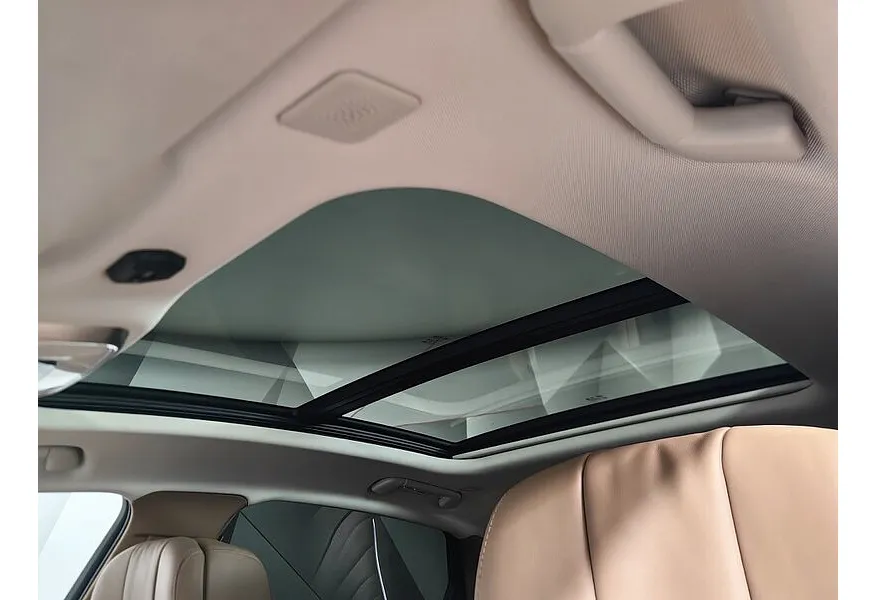 Hongqi H9 2.0 DCT RWD (245 л.с.) Deluxe Черный в АВИЛОН. Слайд №20