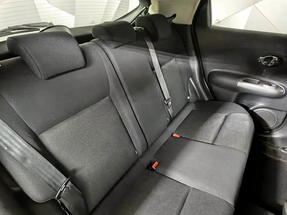 Nissan Juke 1.6 CVT (117 л.с.) Белый в АВИЛОН. Слайд №16