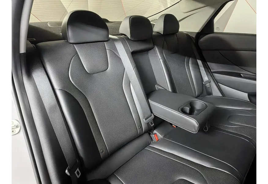 Hyundai Elantra 1.6 AT (128 л.с.) Elegance + Smart Sense Серый в АВИЛОН. Слайд №17