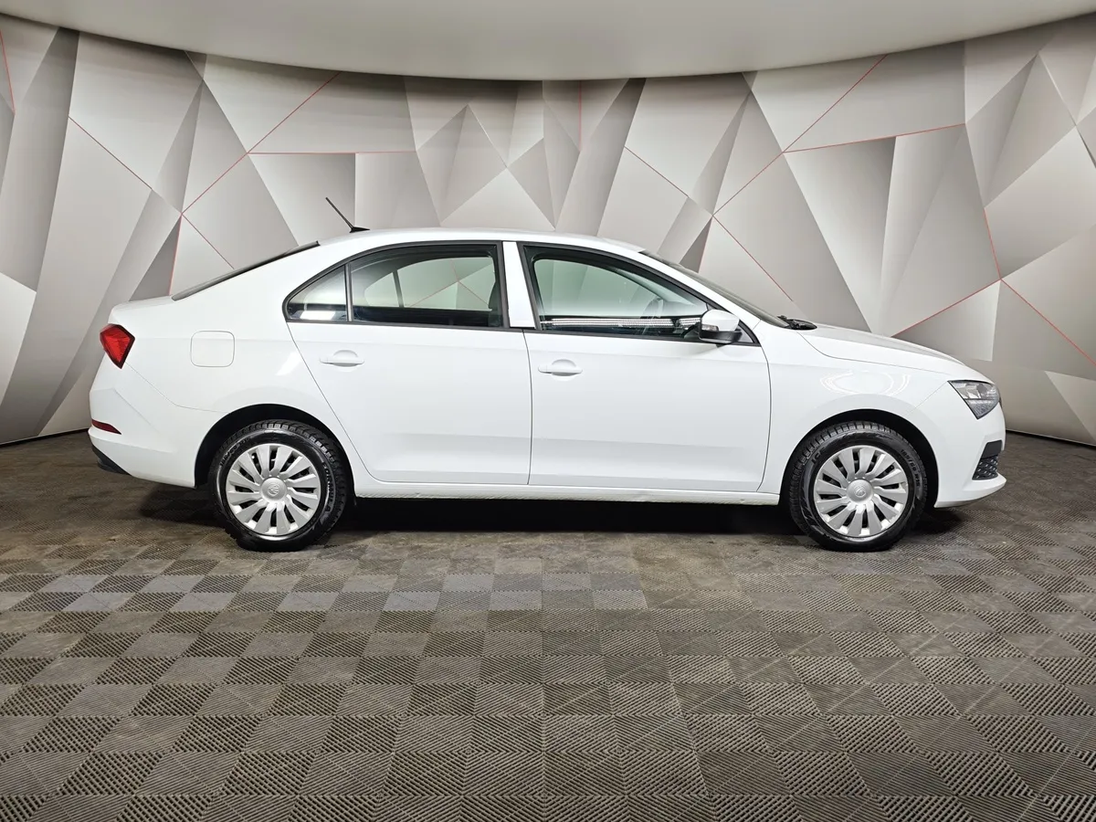 Skoda Rapid 1.6 AT (110 л.с.) Белый в АВИЛОН. Слайд №6