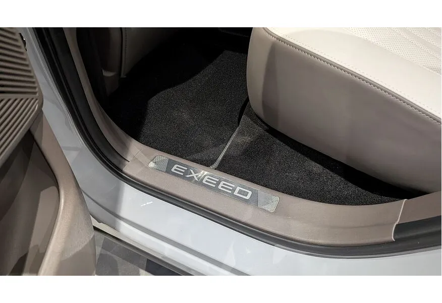 EXEED RX 2.0T 8AT 4WD (249 л.с.) Flagship Серый в АВИЛОН. Слайд №20