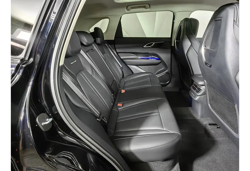 Hongqi HS3 2.0T 8AT 4WD (245 л.с.) Deluxe Черный в АВИЛОН. Слайд №15