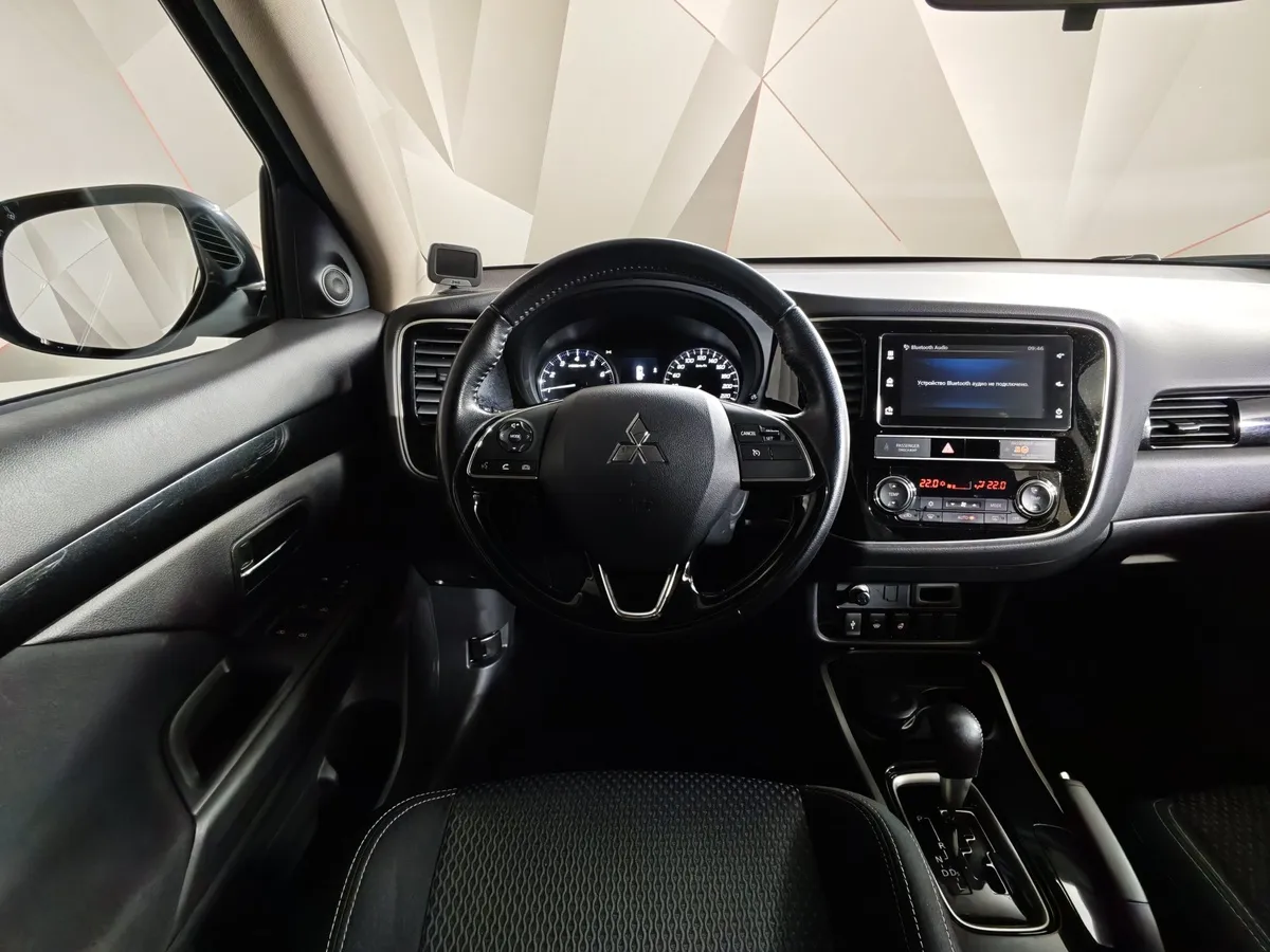 Mitsubishi Outlander 2.0 CVT (146 л.с.) Invite Черный в АВИЛОН. Слайд №20