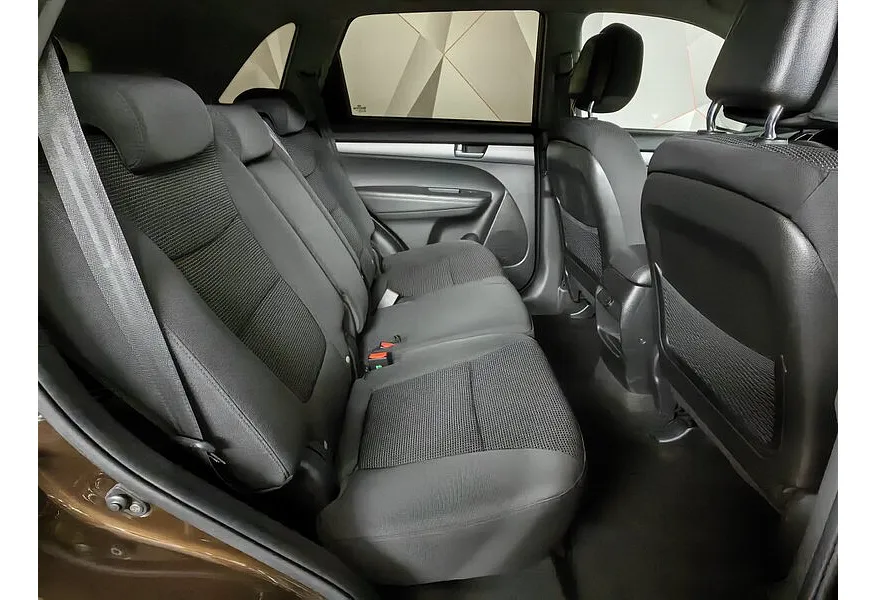 Kia Sorento 2.4 AT 4WD (175 л.с.) Comfort Коричневый в АВИЛОН. Слайд №16