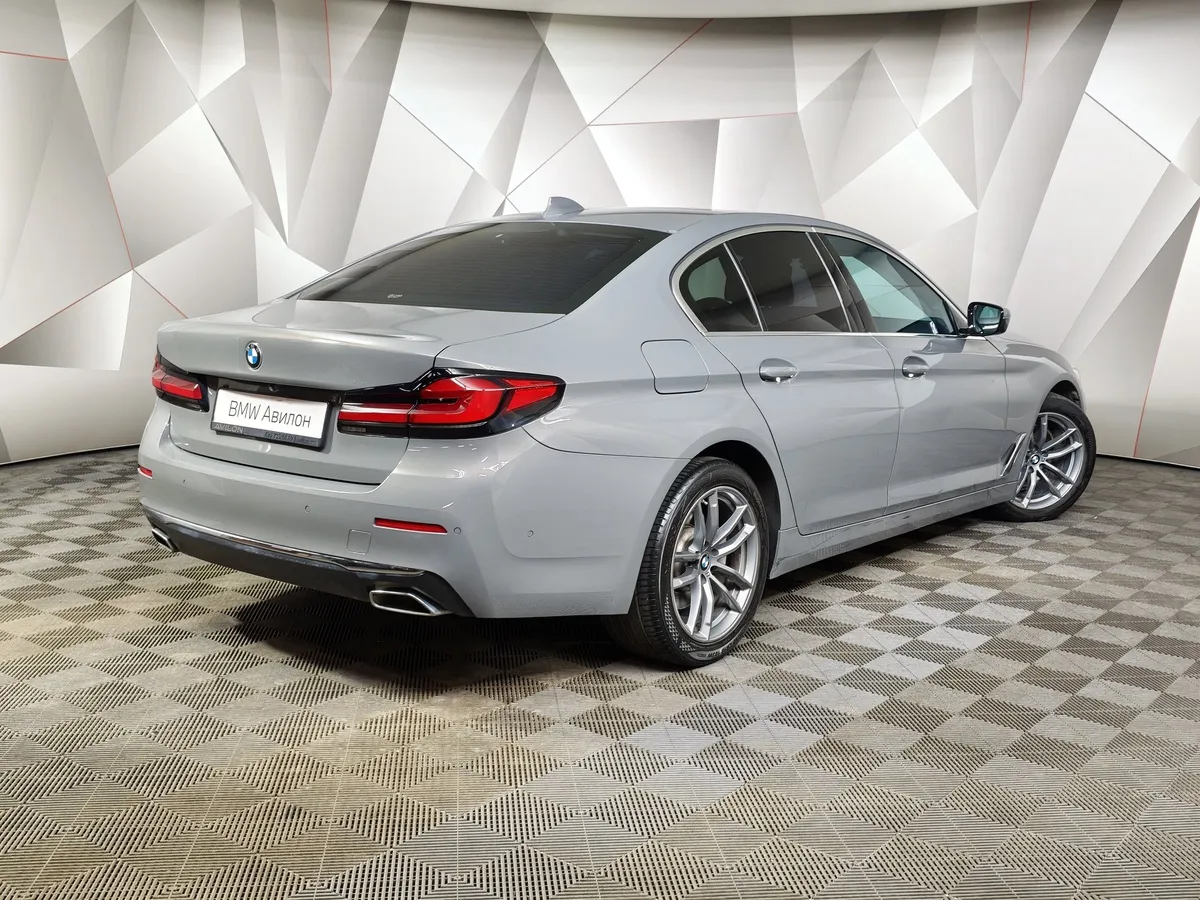 BMW 5 серия 520i Steptronic (184 л.с.) Base (Локальная сборка) Серый в АВИЛОН. Слайд №2