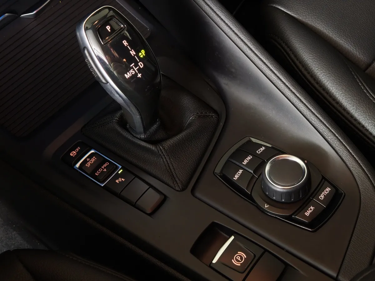 BMW X1 18i sDrive (140 л.с.) Advantage Серый в АВИЛОН. Слайд №17