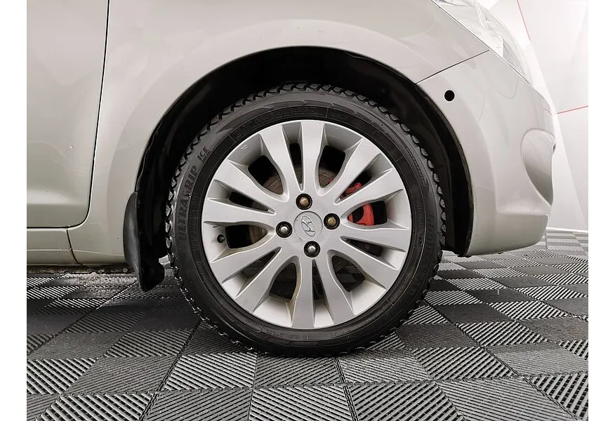 Hyundai i20 1.4 AT (101 л.с.) Бежевый в АВИЛОН. Слайд №9