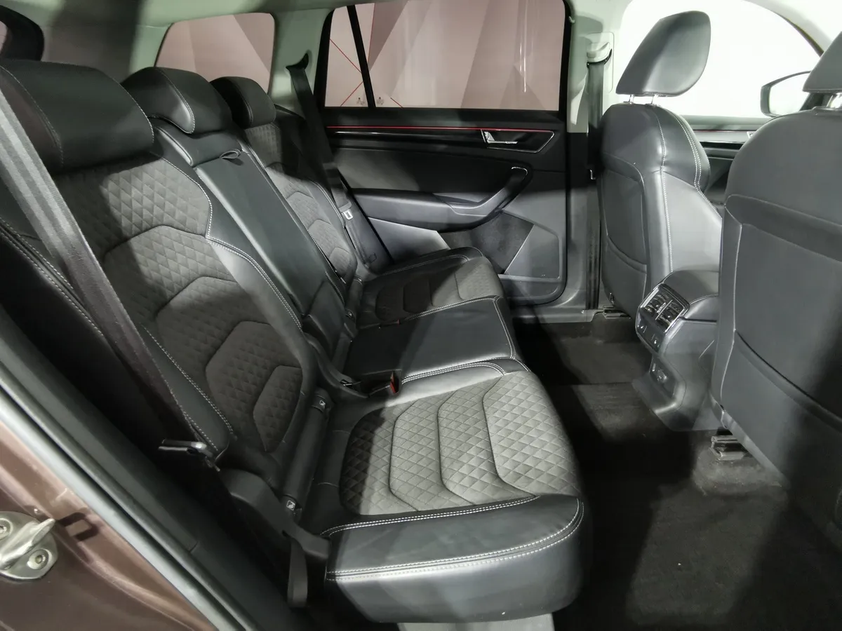 Skoda Kodiaq 2.0 TSI DSG 4X4 (180 л.с.) Коричневый в АВИЛОН. Слайд №15
