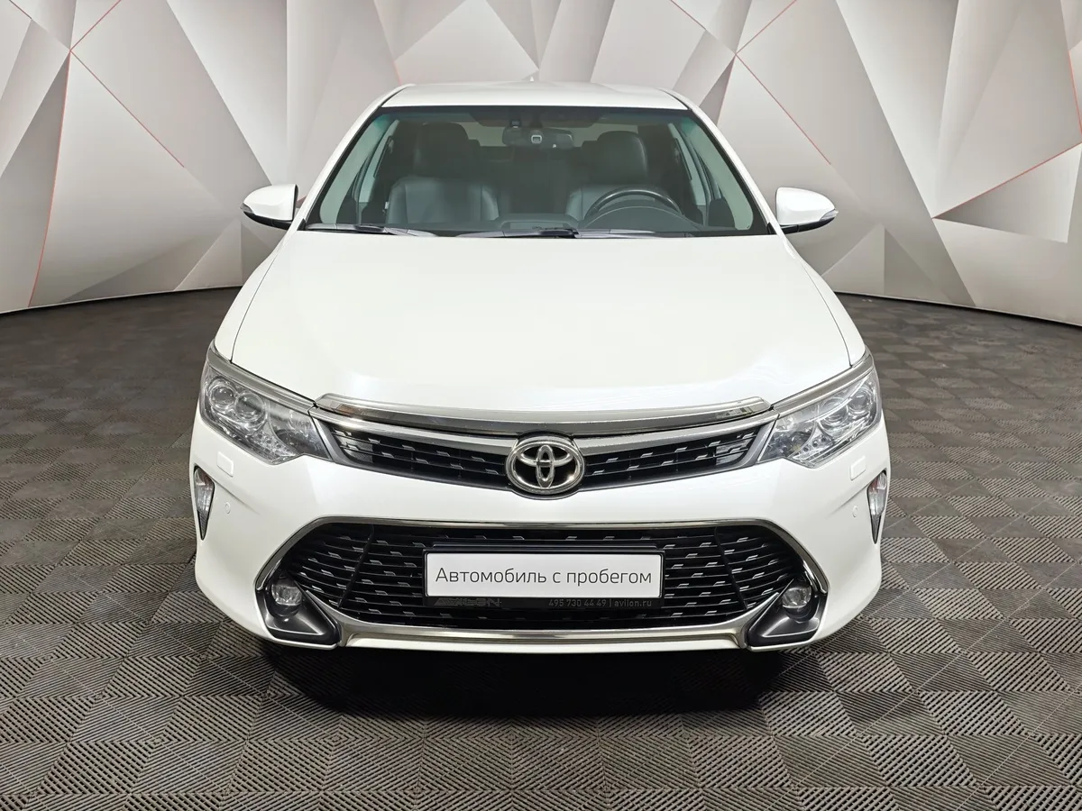 Toyota Camry 2.5 AT (181 л.с.) Белый в АВИЛОН. Слайд №6
