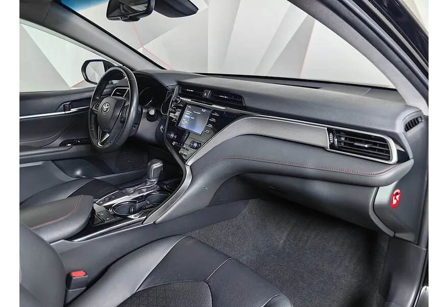 Toyota Camry 2.5 AT (181 л.с.) Черный в АВИЛОН. Слайд №9