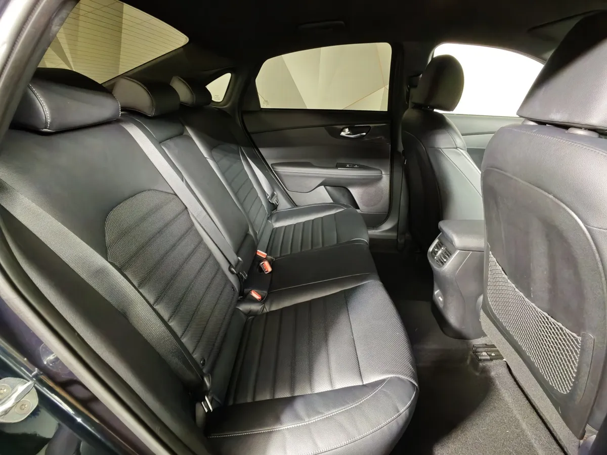Kia Cerato 2.0 MPI AT (150 л.с.) GT Line Синий в АВИЛОН. Слайд №16