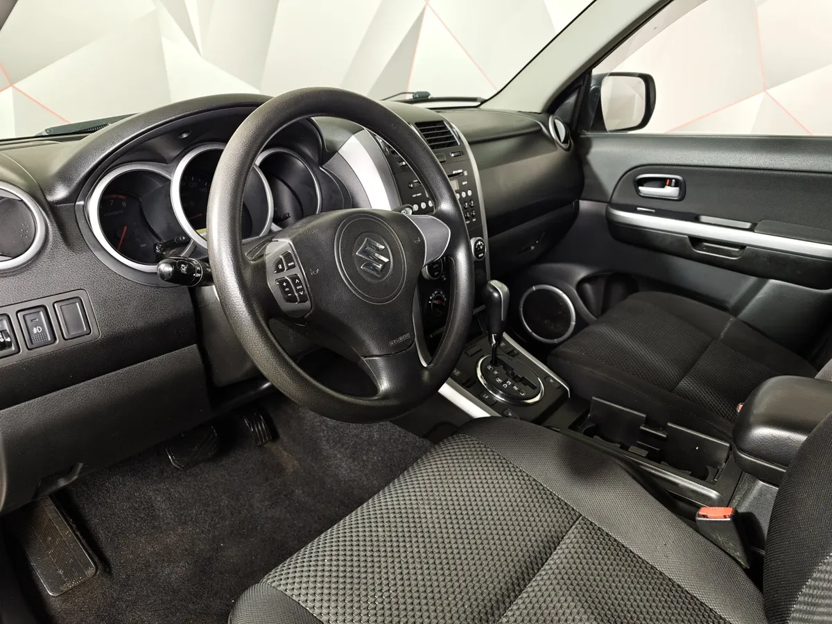 Suzuki Grand Vitara 2.0 AT AWD (140 л.с.) Бежевый в АВИЛОН. Слайд №18