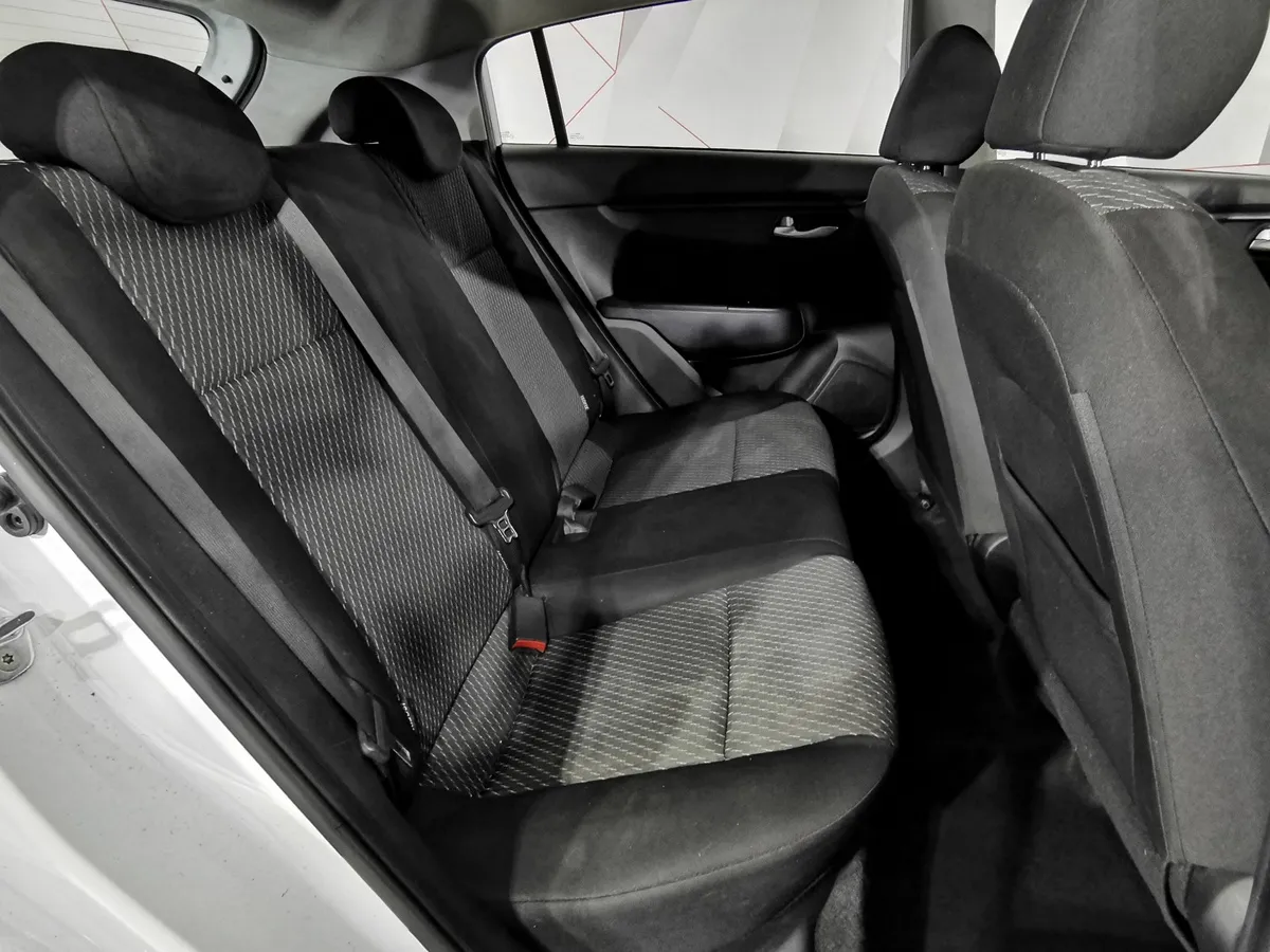 Kia Rio X-Line 1.6 AT (123 л.с.) Comfort Белый в АВИЛОН. Слайд №15