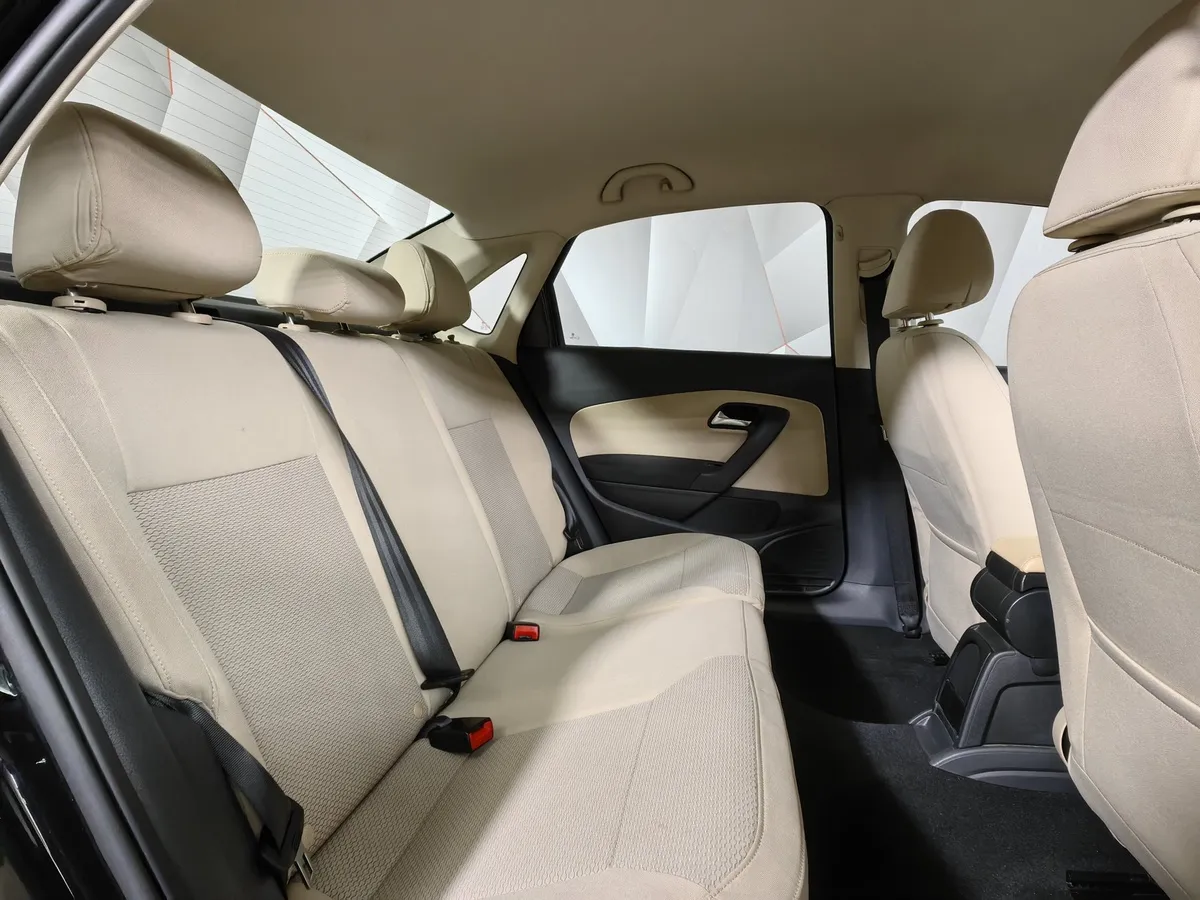 Volkswagen Polo 1.6 MPI AT (110 л.с.) Exclusive Черный в АВИЛОН. Слайд №16