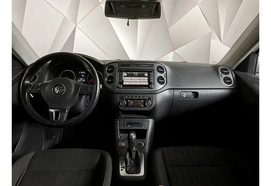 Volkswagen Tiguan 2.0 TSI 4Motion AT (170 л.с.) Track & Field Белый в АВИЛОН. Слайд №14