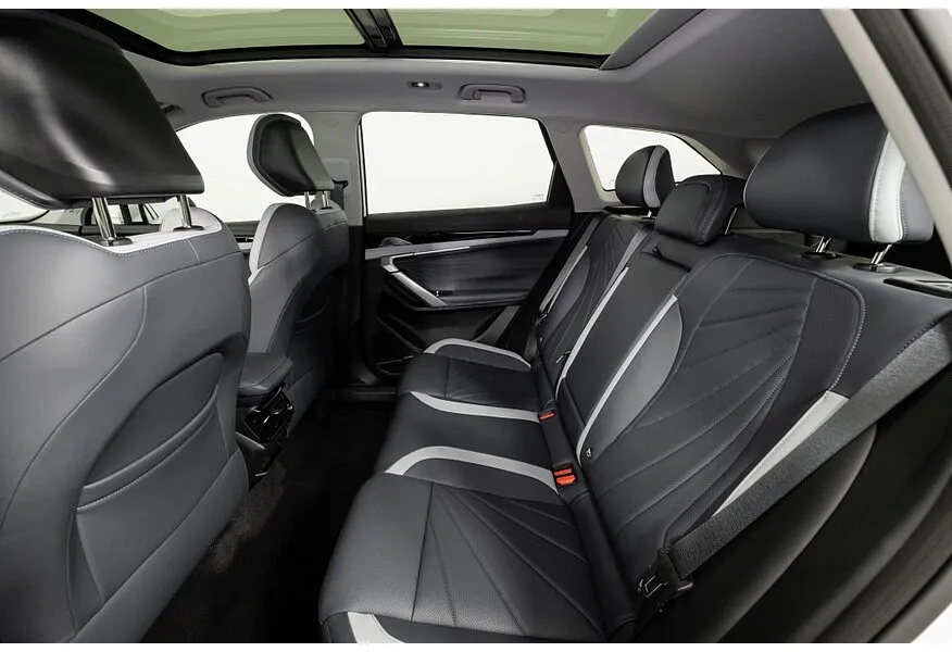 Geely Atlas 2.0T AT 4WD (200 л.с.) Flagship Белый в АВИЛОН. Слайд №6