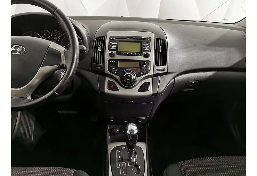 Hyundai i30 1.5 AT (110 л.с.) Elegance Черный в АВИЛОН. Слайд №15