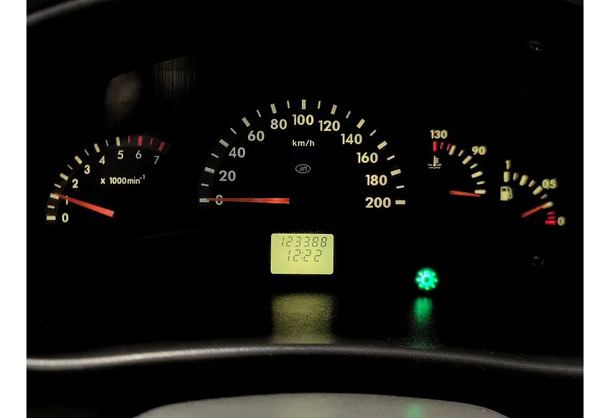 ВАЗ (Lada) Kalina 1.4 MT 16 кл (Евро-3) (89 л.с.) Серебристый в АВИЛОН. Слайд №16