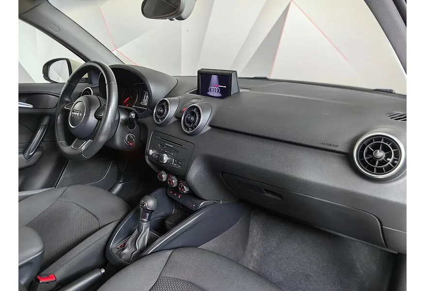 Audi A1 1.4 TFSI S-tronic (122 л.с.) Белый в АВИЛОН. Слайд №13