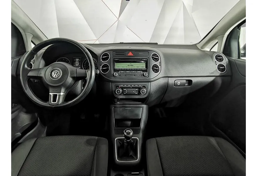 Volkswagen Golf 1.6 MT (102 л.с.) Trendline Коричневый в АВИЛОН. Слайд №12