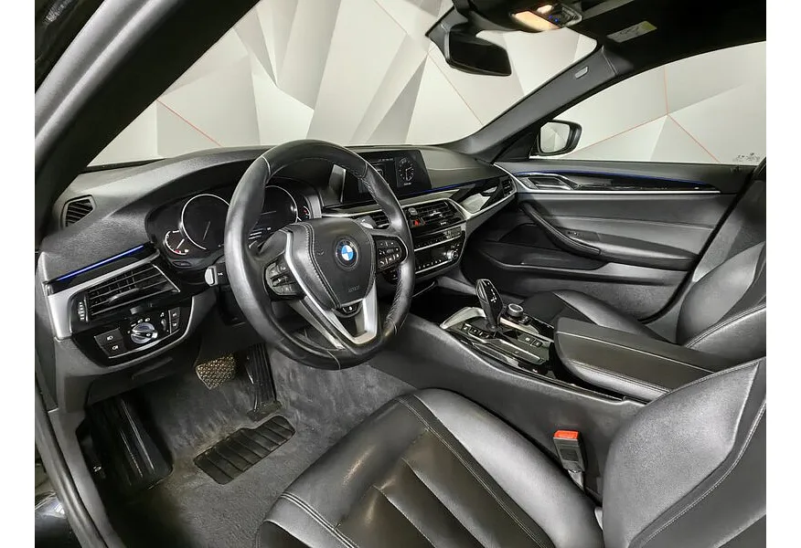 АВИЛОН - BMW 5 серия 520d xDrive Steptronic (190 л.с.) Черный - slide 6