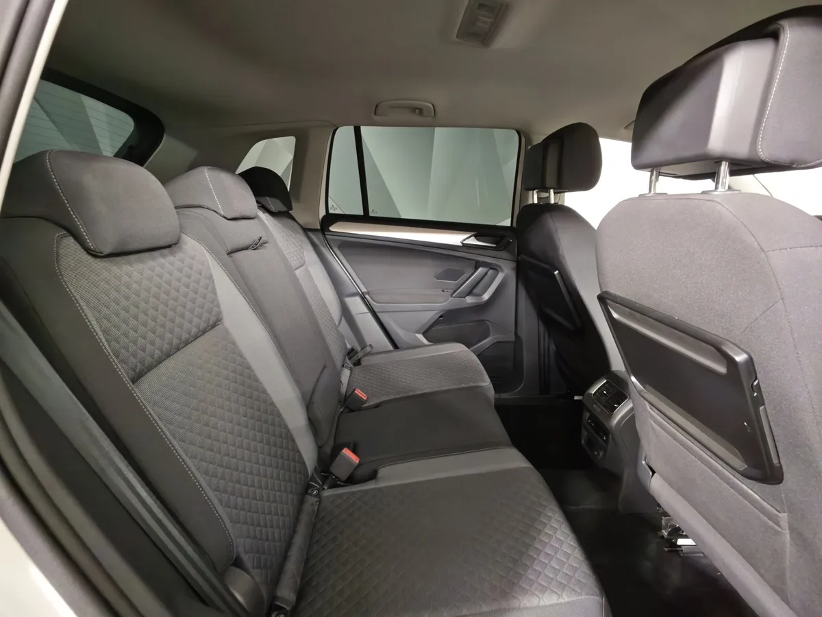 Volkswagen Tiguan 1.4 TSI BlueMotion DSG (150 л.с.) Comfortline Белый в АВИЛОН. Слайд №15