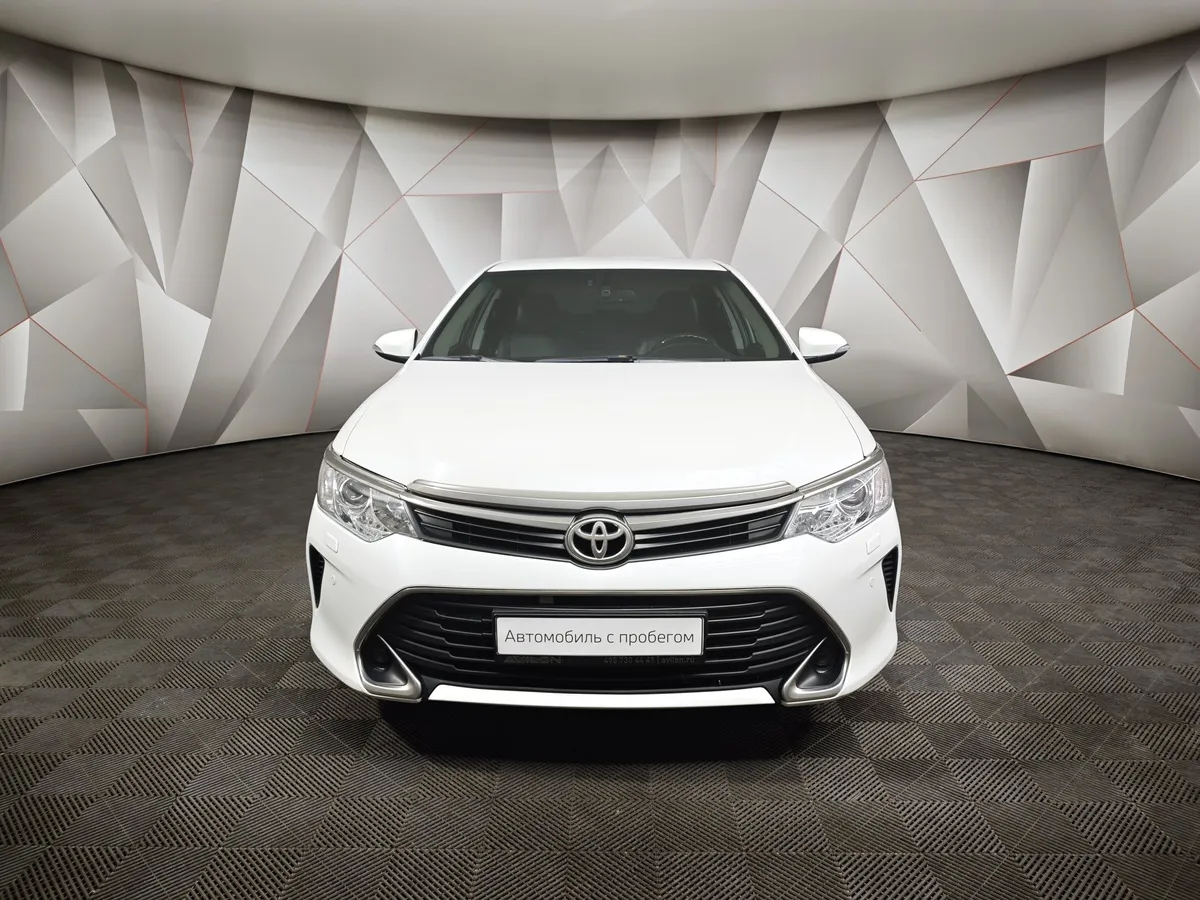 Toyota Camry 2.5 AT (200 л.с.) Белый в АВИЛОН. Слайд №7