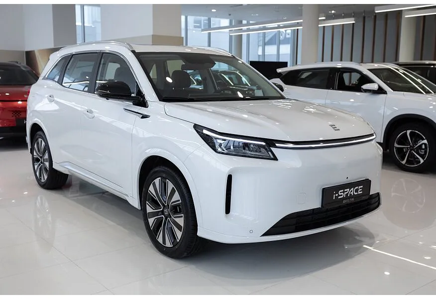 EVOLUTE i-SPACE 1.5 CVT (218 л.с.) (7 мест) Белый в АВИЛОН. Слайд №2