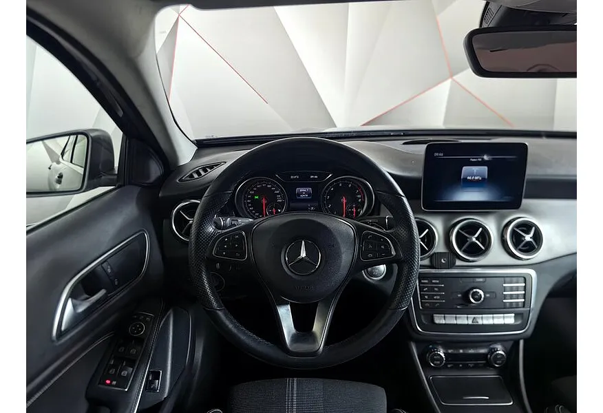 Mercedes-Benz GLA 200 7G-DCT (150 л.с.) Особая серия Серый в АВИЛОН. Слайд №20