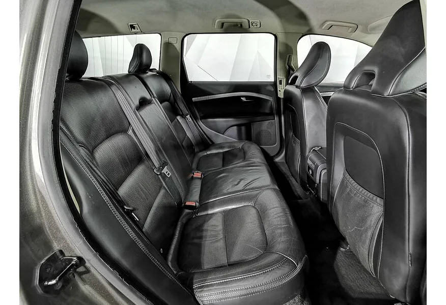 Volvo XC70 2.4 D5 Geartronic AWD (185 л.с.) Коричневый в АВИЛОН. Слайд №17
