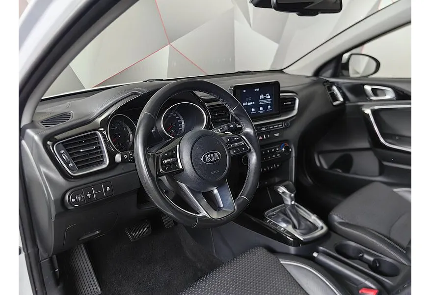 Kia Ceed 1.6 AT (129 л.с.) Classic Белый в АВИЛОН. Слайд №17