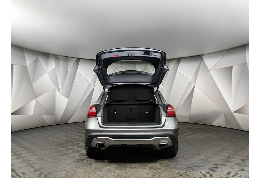Mercedes-Benz GLA 200 7G-DCT (150 л.с.) Особая серия Серый в АВИЛОН. Слайд №12