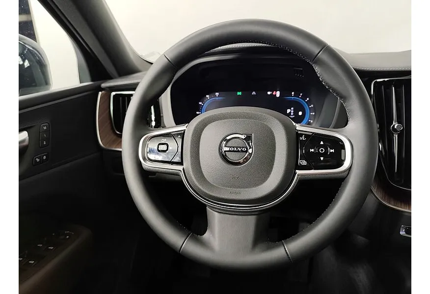 АВИЛОН - Volvo XC60 2.0 AT AWD (264 л.с.) Luxury Edition Черный - slide 1