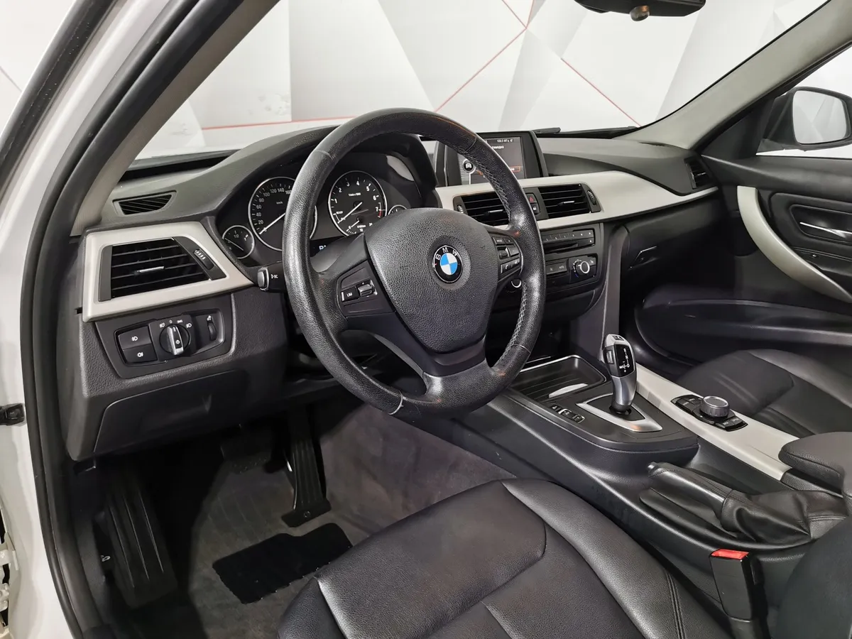 BMW 3 серия 320i AT (184 л.с.) Белый в АВИЛОН. Слайд №12