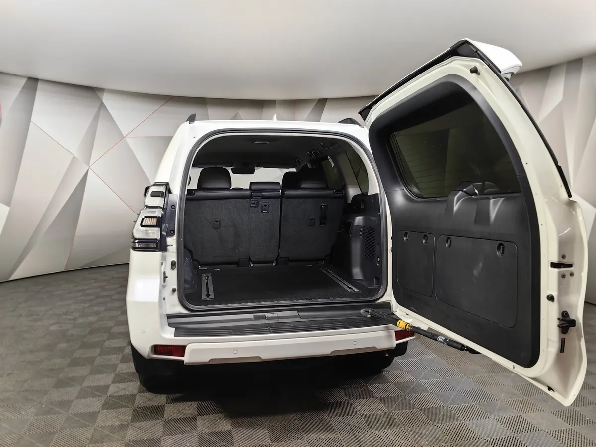 Toyota Land Cruiser Prado 2.8D AT AWD (200 л.с.) Black Vision в АВИЛОН. Слайд №12
