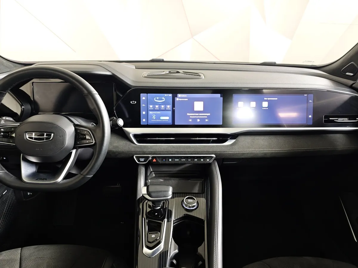 Geely Monjaro 2.0T 8AT 4WD (238 л.с.) Flagship Белый в АВИЛОН. Слайд №14