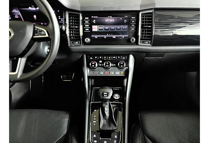 Skoda Kodiaq 2.0 TSI DSG 4X4 (180 л.с.) Черный в АВИЛОН. Слайд №15
