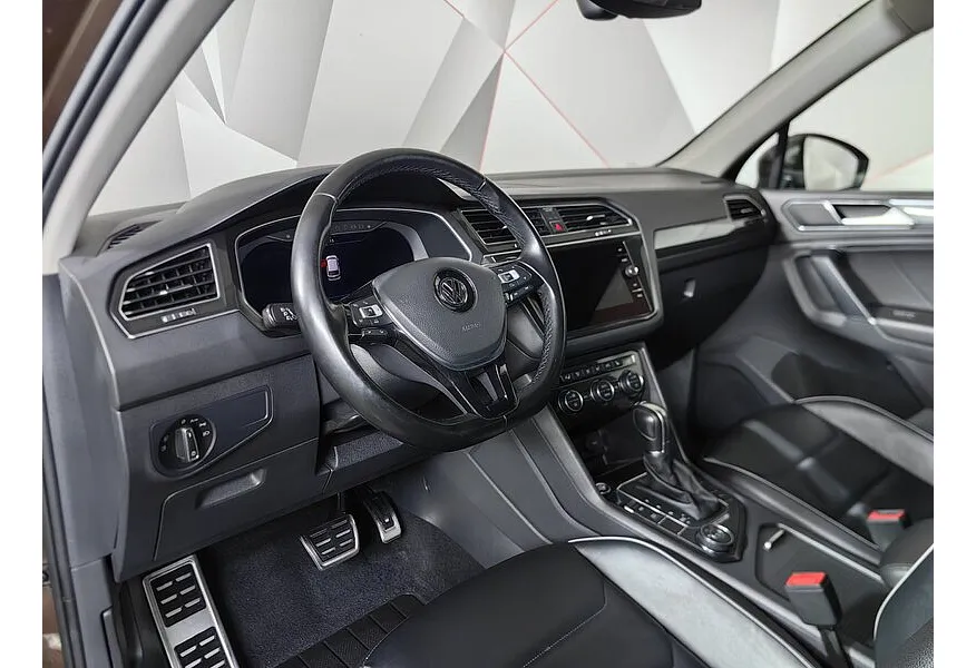 Volkswagen Tiguan 2.0 TSI 4Motion DSG (180 л.с.) Highline Коричневый в АВИЛОН. Слайд №10