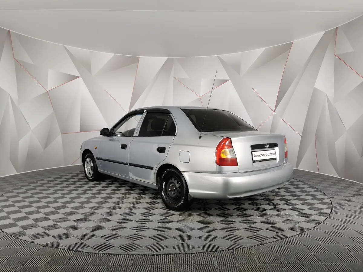 Hyundai Accent 1.5 MT (102 л.с.) Серебристый в АВИЛОН. Слайд №4